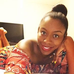 Meet your Posher, Simoya